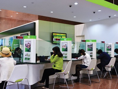 Lãi suất gửi tiết kiệm tại quầy cũng như online tháng 11 tiếp tục giảm