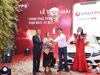 VPS vinh danh các nhà đầu tư xuất sắc tại lễ trao giải "Chinh phục phái sinh - Rinh ngay xe Merc”