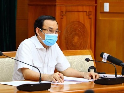 Bí thư Thành ủy TP.HCM Nguyễn Văn Nên tại cuộc họp phòng chống dịch, chiều 09/02 (Ảnh: TTBC).