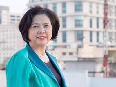 CEO Esperantotur Phan Hồng Châu chắt chiu từng đồng chi phí, từng cái kẹo, gói bánh, mớ rau, thức ăn đem ở nhà đến bổ sung cho nhân viên.