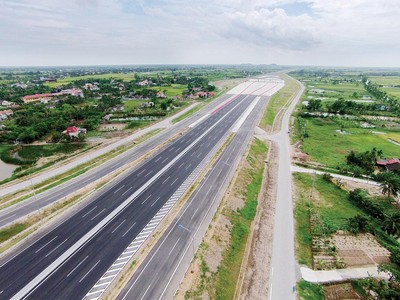 Hạ tầng đang dần hoàn thiện là một trong những trợ lực giúp bất động sản hậu cần phát triển. Ảnh: Dũng Minh