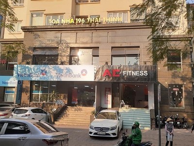 Nguồn thu để bảo trì tòa nhà được lấy từ diện tích cho thuê tầng 1 và tầng lửng đã bị chủ đầu tư hợp thức hóa thành của riêng. Ảnh: Lê Quân