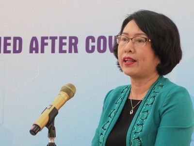 Bà Trần Thị Hồng Minh, Viện trưởng Viện Nghiên cứu quản lý kinh tế Trung ương phát biểu tại Hội thảo.