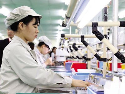 Sản xuất tại Công ty NMS Việt Nam (Khu công nghiệp Đồng Văn II, Hà Nam). Ảnh: Đ.T