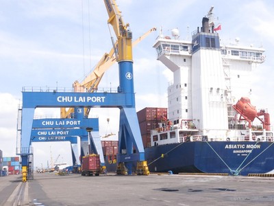 Bến cảng Chu Lai - Trường Hải.