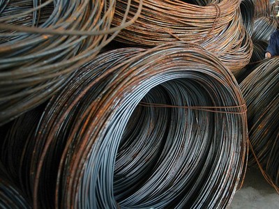 Giá thép dù giảm nhưng vẫn còn cao, đồng thời vật liệu khác không ngừng tăng giá, khiến nhà thầu lao đao ảnh: lê toàn