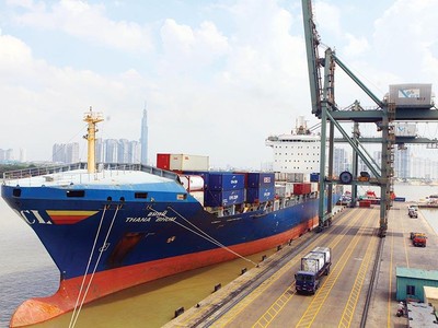 Cần đánh giá kỹ tác động của việc thu phí hạ tầng cảng biển, tránh tạo thêm gánh nặng cho doanh nghiệp.