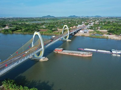 Công trình cầu Quang Thanh. Ảnh: Hồng Phong