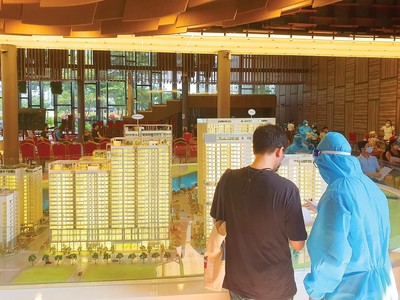 Nhiều chủ đầu tư đã chuẩn bị sẵn nguồn hàng để tung ra thị trường khi dịch được khống chế. Ảnh: Lê Toàn