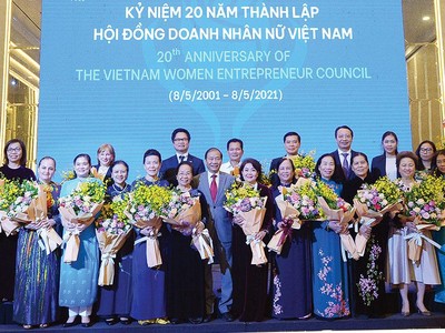 Các doanh nhân nữ luôn tỏ rõ bản lĩnh kiên cường, bền bỉ trong kinh doanh.