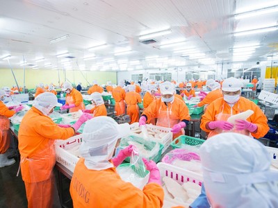 Người lao động làm việc tại nhà máy Thái Bình Dương của Nam Việt. (Ảnh: Navico).