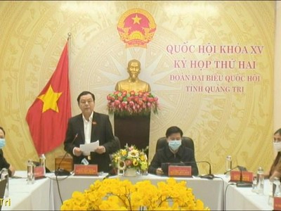 Đại biểu Hoàng Đức Thắng tham gia thảo luận.