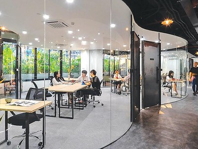 Hậu Covid-19, co-working được nhiều doanh nghiệp lựa chọn thuê vì giá cả hợp lý. Trong ảnh: Một co-working của Toong