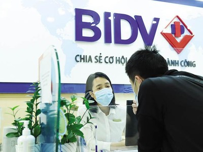 Theo kế hoạch đã thông qua, BIDV sẽ tăng vốn điều lệ thêm 8.304 tỷ đồng, lên 48.524 tỷ (tăng 20,6%) thông qua chi trả cổ tức bằng cổ phiếu và phát hành thêm.