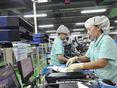 Xuất khẩu hàng hóa của nước ta trong năm 2021 sẽ vượt mốc 300 tỷ USD, tăng mạnh so với 282,6 tỷ USD của năm 2020.