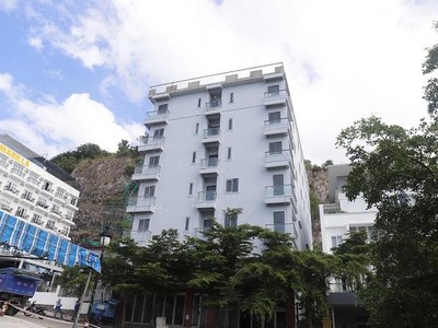 Sáng 10/12, UBND TP. Nha Trang (Khánh Hòa) đã tổ chức cưỡng chế công trình biệt thư xây dựng sai phép của dự án Ocean View Nha Trang. Căn hộ A17 bị cưỡng chế