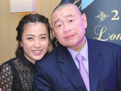 Cổ phiếu của công ty ông trùm địa ốc Hồng Kông Joseph Lau đã giảm kỷ lục khi đề xuất tư nhân hóa không được thông qua (Ảnh: Getty). 