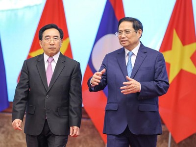 Việt Nam và Lào nhất trí đẩy mạnh kết nối hai nền kinh tế
