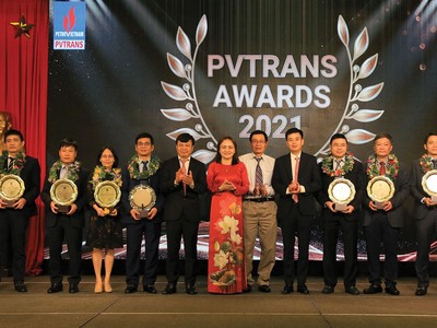 Vinh danh các cá nhân và tập thể xuất sắc nhất PVTrans năm 2021