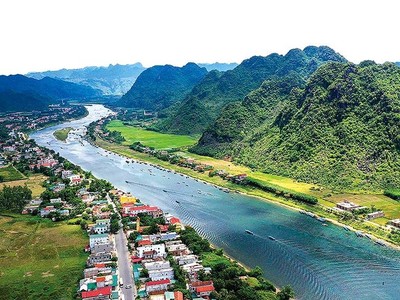 Quảng Bình mong muốn mời gọi nhà đầu tư vào các lĩnh vực thế mạnh của tỉnh như du lịch, dịch vụ.