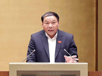 Bộ trưởng Bộ Văn hoá, Thể thao và Du lịch Nguyễn Văn Hùng.