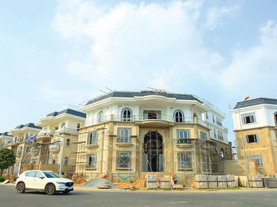 Vướng pháp lý khiến nhiều dự án không thể ra hàng. Ảnh: Lê Toàn