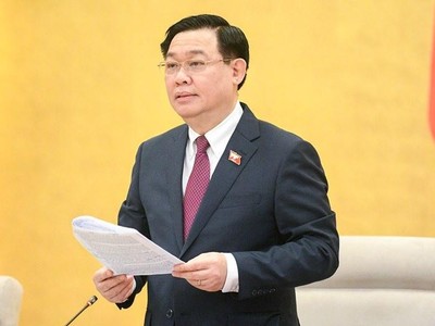 Chủ tịch Quốc hội phát biểu khai mạc phiên họp.