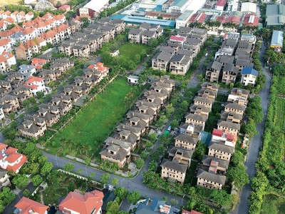 Lợi thế dành cho cổ phiếu doanh nghiệp có nền tảng tài chính vững vàng, quỹ đất sạch sẵn sàng triển khai dự án lớn. Ảnh: Dũng Minh