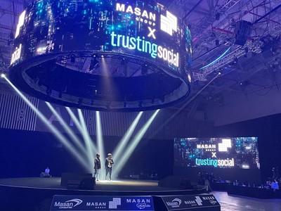 Ông Nguyễn Đăng Quang, Chủ tịch Masan và Nguyễn An Nguyên, nhà sáng lập kiêm Tổng Giám đốc Trusting Social tại lễ công bố hợp tác.