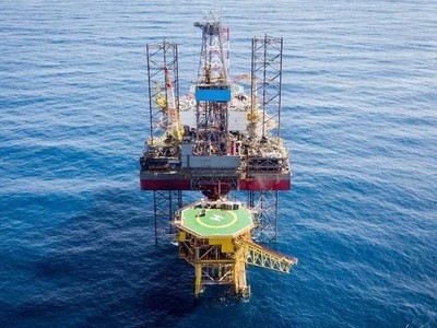 Giàn khai thác mỏ Sư Tử Đen