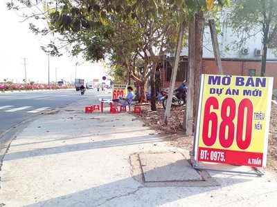 Thị trường bất động sản đang... “vào cua”. Ảnh: Việt Dũng