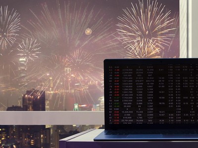 Phiên giao dịch sáng 24/12: Thị trường rung lắc sau khi thiết lập đỉnh cao lịch sử 