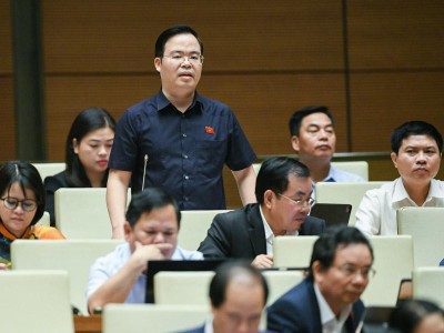 Đại biểu Trần Văn Khải (Hà Nam) phát biểu tại hội trường.