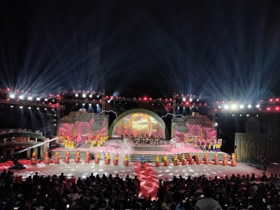 UBND tỉnh Quảng Nam phối hợp với Bộ Văn hóa – Thể thao và Du lịch tổ chức lễ bế mạc Năm Du lịch quốc gia – Quảng Nam 2022 và khai mạc Năm quốc gia khởi nghiệp – Quảng Nam 2022. Ảnh: T.C