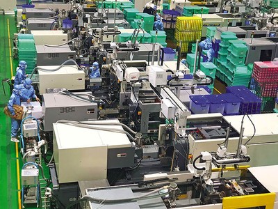 Dây chuyền sản xuất vật liệu tổng hợp composite của Công ty NIKKISO (Nhật Bản) tại TP.HCM. Ảnh: Lê Toàn