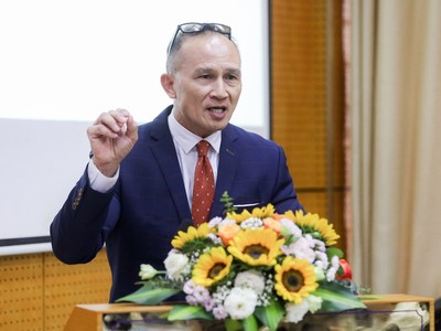 Ông Darryl Dong, Cán bộ Quốc gia Cao cấp, IFC Việt Nam 