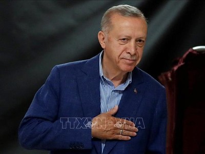 Tổng thống Thổ Nhĩ Kỳ đương nhiệm Recep Tayyip Erdogan tại điểm bỏ phiếu bầu Tổng thống vòng hai ở Istanbul, ngày 28/5/2023. Ảnh: AFP/TTXVN 
