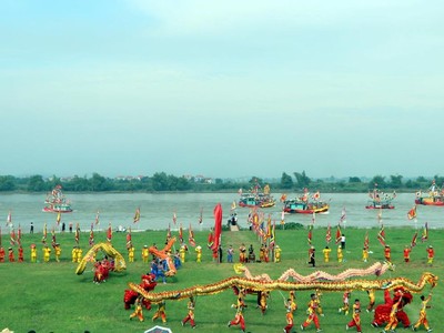Lễ hội quân trên sông Lục Đầu tại lễ hội mùa thu Côn Sơn - Kiếp Bạc năm 2022. Ảnh: Mạnh Tú