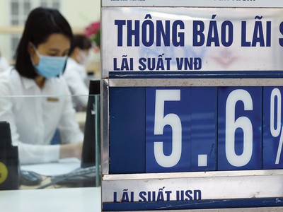 Lãi suất huy động giảm mạnh khiến kênh tiền gửi tiết kiệm bắt đầu kém hấp dẫn