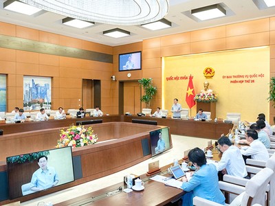 Chủ tịch Quốc hội Vương Đình Huệ phát biểu tại Phiên họp thứ 26 của Ủy ban Thường vụ Quốc hội