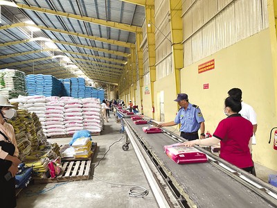 Vốn ngân hàng giúp Công ty cổ phần Hoàng Minh Nhật giảm bớt gánh nặng tài chính để duy trì sản xuất trong 17 năm qua
