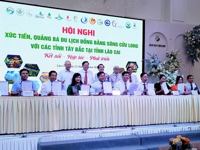 Lãnh đạo du lịch, doanh nghiệp du lịch ĐBSCL và các tỉnh Tây Bắc cùng ký kết hợp tác phát triển du lịch