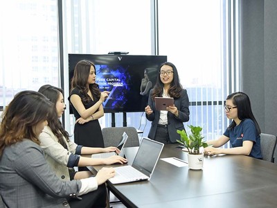 Phụ nữ ngày càng tham gia quản lý và đầu tư tài chính nhiều hơn.