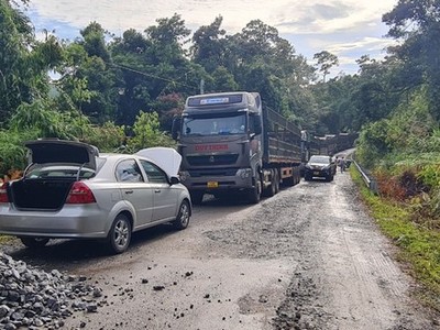 Một đoạn Quốc lộ 14D qua Quảng Nam. Ảnh: Bình Minh.