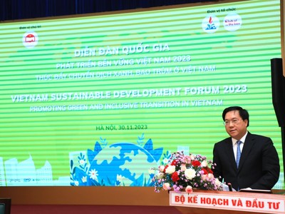 Thứ trưởng Bộ Kế hoạch và Đầu tư Trần Duy Đông phát biểu tại Diễn đàn