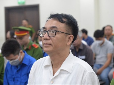 Bị cáo Trần Hùng, cựu Phó Cục trưởng Cục Quản lý thị trường Hà Nội, cựu Tổ trưởng Tổ 304, Tổng cục Quản lý thị trường