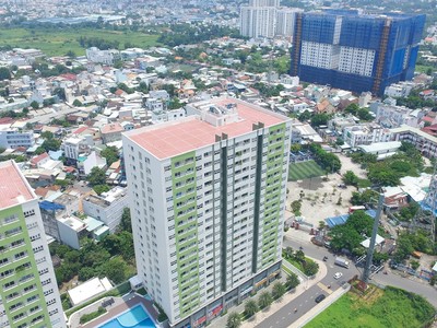 Tại TP.HCM, có hàng chục dự án nhà ở đang chờ cấp sổ hồng. Ảnh: Lê Toàn 