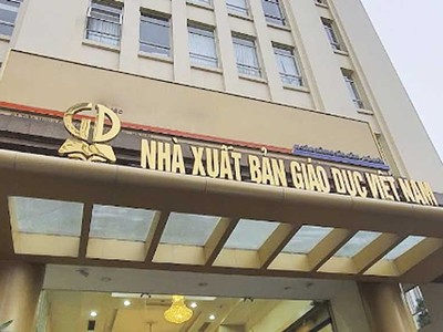 Cựu Chủ tịch Hội đồng Thành viên NXB Giáo dục bị cáo buộc nhận hối lộ nhiều lần để “giúp đỡ” doanh nghiệp trúng thầu. Trong ảnh: Trụ sở Nhà xuất bản Giáo dục Việt Nam