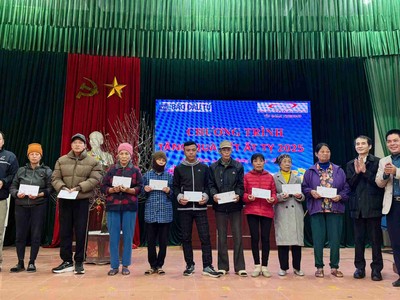 Báo Đầu tư đồng hành Quỹ Thiện tâm trao 100 suất quà Tết tại Thái Bình