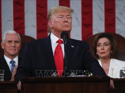 Tổng thống Mỹ Donald Trump (giữa, phía trước) đọc Thông điệp liên bang lần thứ 3 ngày 4/2/2020. Ảnh: AFP/TTXVN